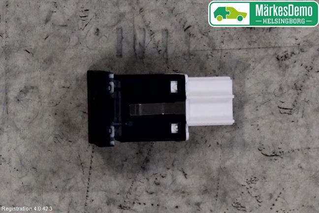 Volkswagen VW POLO 10-17 Strömställare Parkeringshjälp