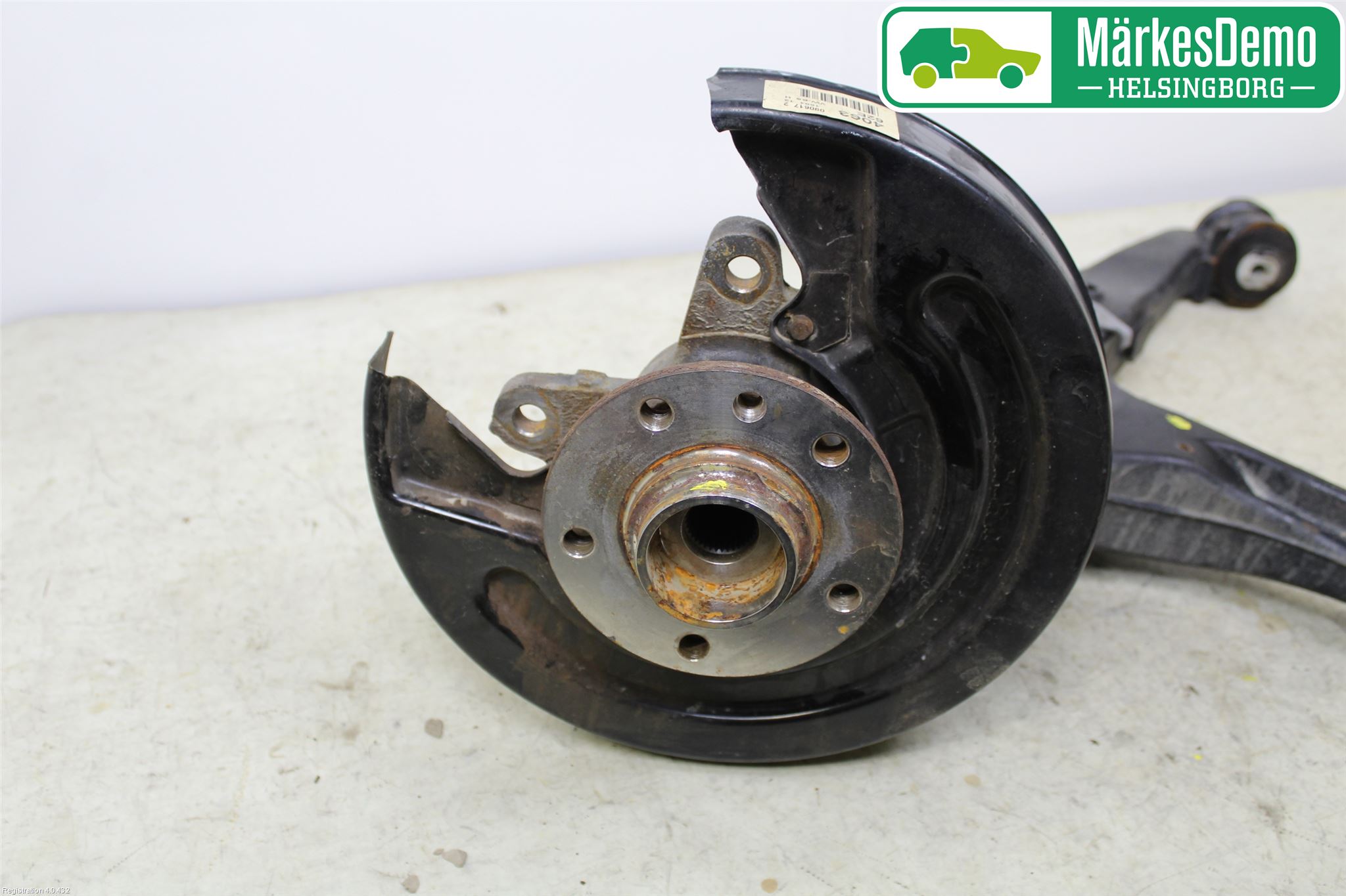 Volkswagen VW TRANSP/CARAVELLE (T6) 16-22 Bärarm Bak Höger