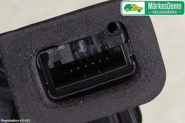 Volkswagen VW CADDY 16-20 Centrallåsmotor Höger