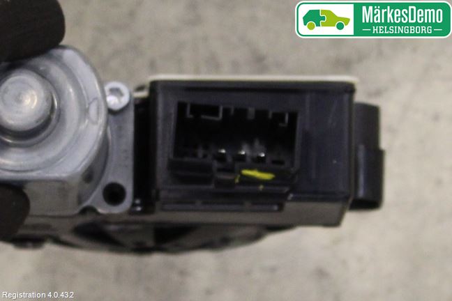 Volkswagen VW POLO VI 18->> Fönsterhissmotor
