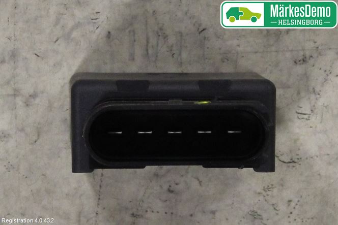 Volkswagen VW POLO VI 18->> Styrenhet Bränslepump