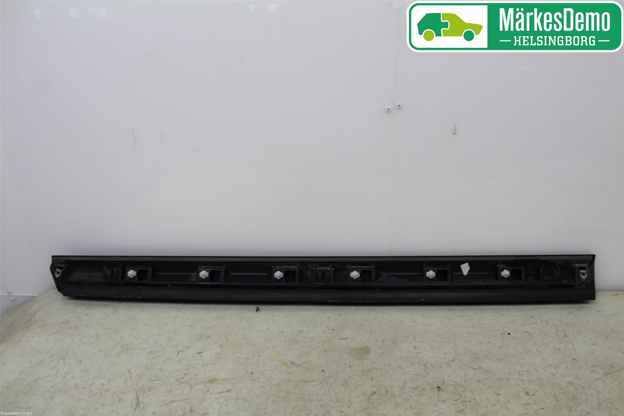 Volkswagen VW PASSAT 15-19 Dörr Dekorlist Fram Hö