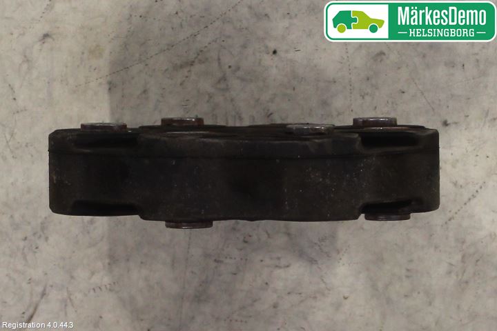 Mercedes-Benz MB C-KLASS (W205) 14-21 Mellanaxel Gummiknut