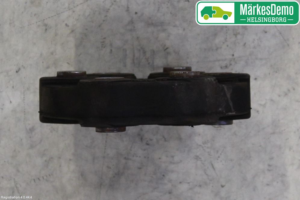 Mercedes-Benz MB CLA-KLASS (C117/X117) 13-19 Mellanaxel Gummiknut