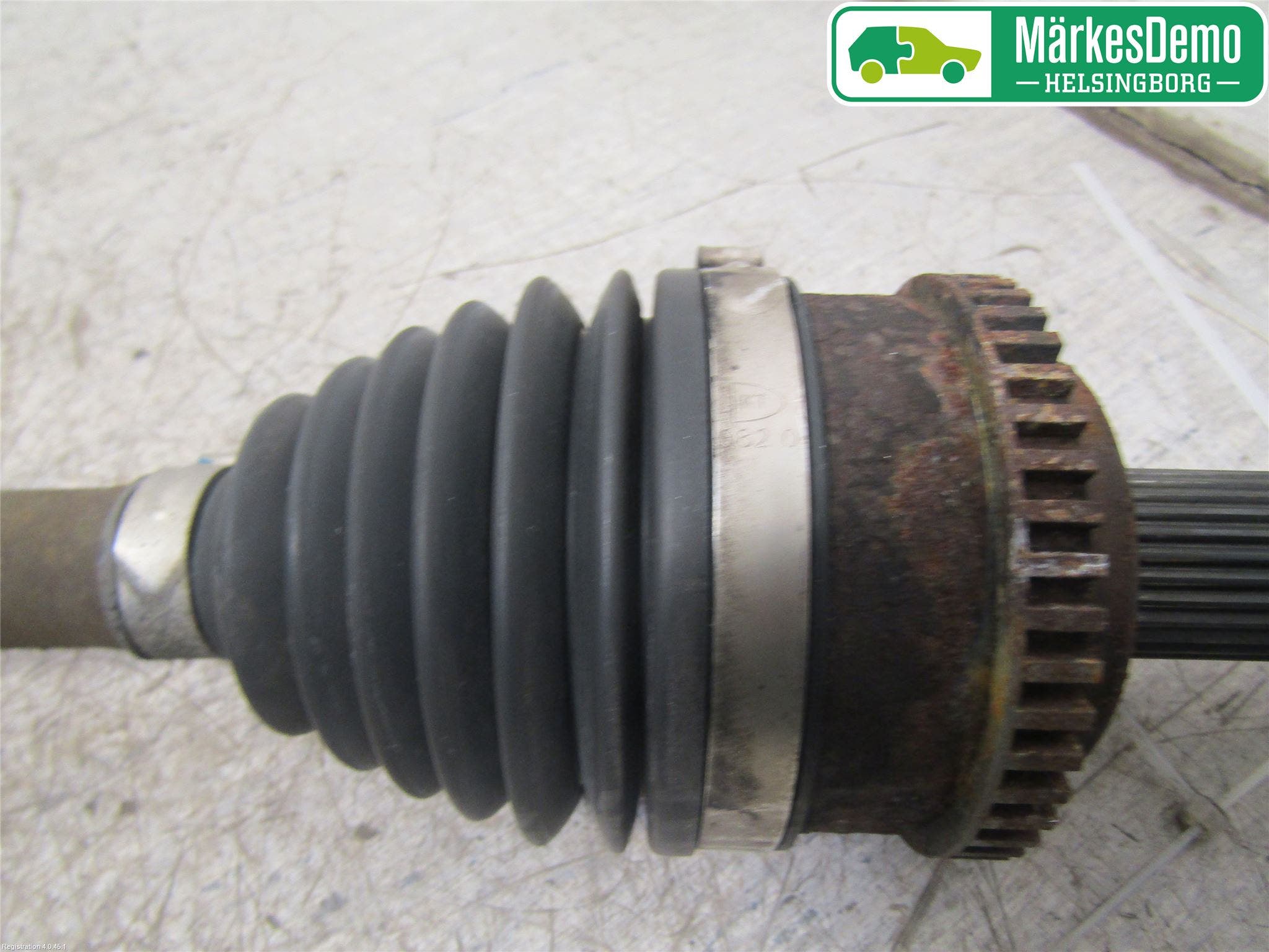 Hyundai ix20 Drivaxel Fram Höger