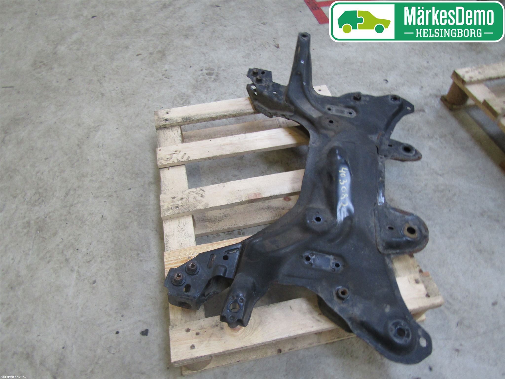 Fiat 500 07- Framvagnsbalk