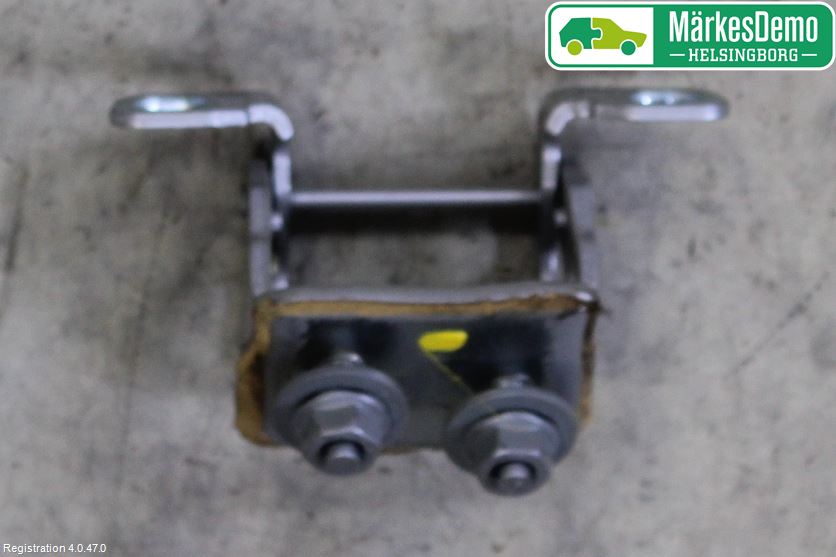 Volvo V60 14-18 Bakluckegångjärn Vä