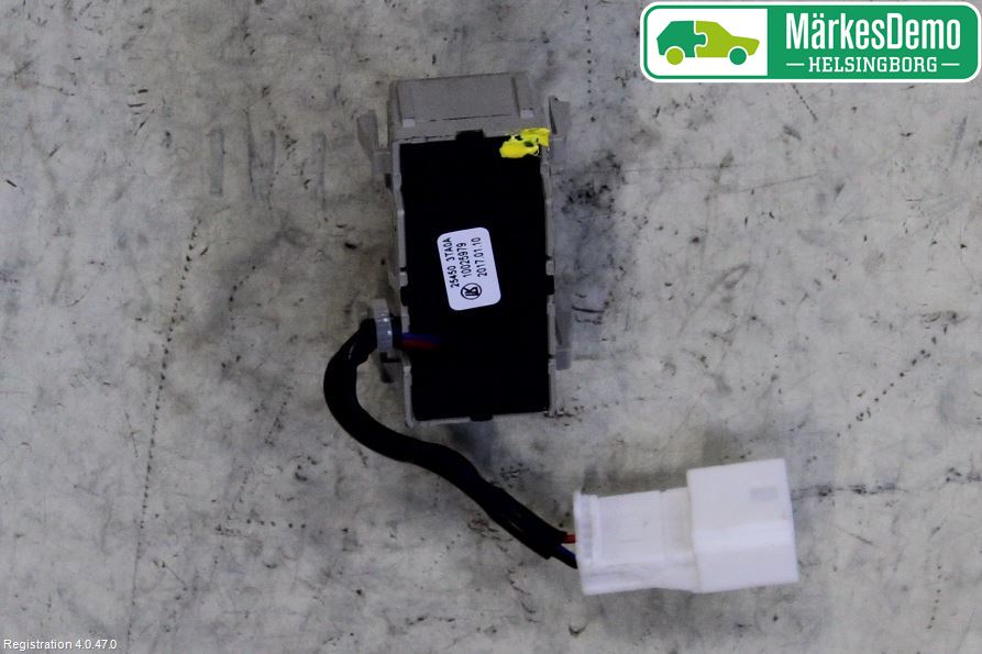 Nissan NAVARA, TREK-1 17-21 Strömställare Taklucka