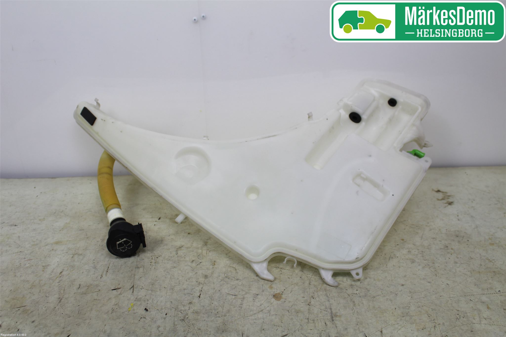 BMW 3 E90/91 SED/TOU 05-12 Spolartank Vindruta