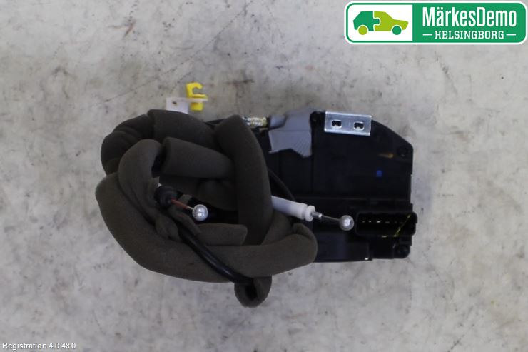 Nissan PULSAR Centrallåsmotor Vänster