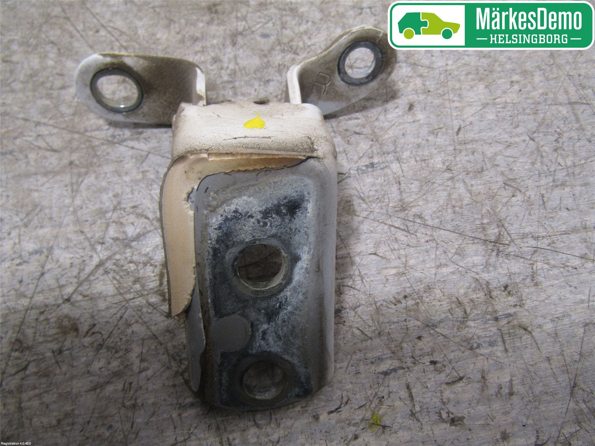 Toyota HILUX 05-16 Dörrgångjärn