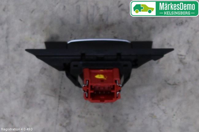 Audi TT/TTS/TT RS 15- Strömställare Elruta