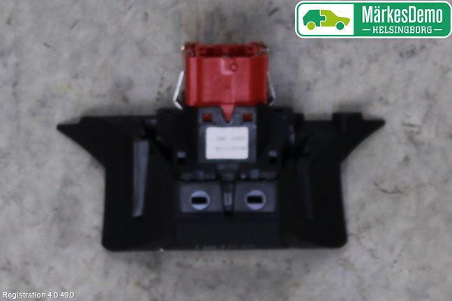 Audi TT/TTS/TT RS 15- Strömställare Elruta