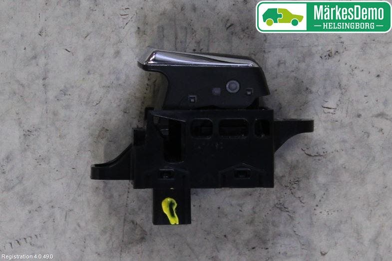 Nissan QASHQAI 14-17 Strömställare Parkeringsbroms