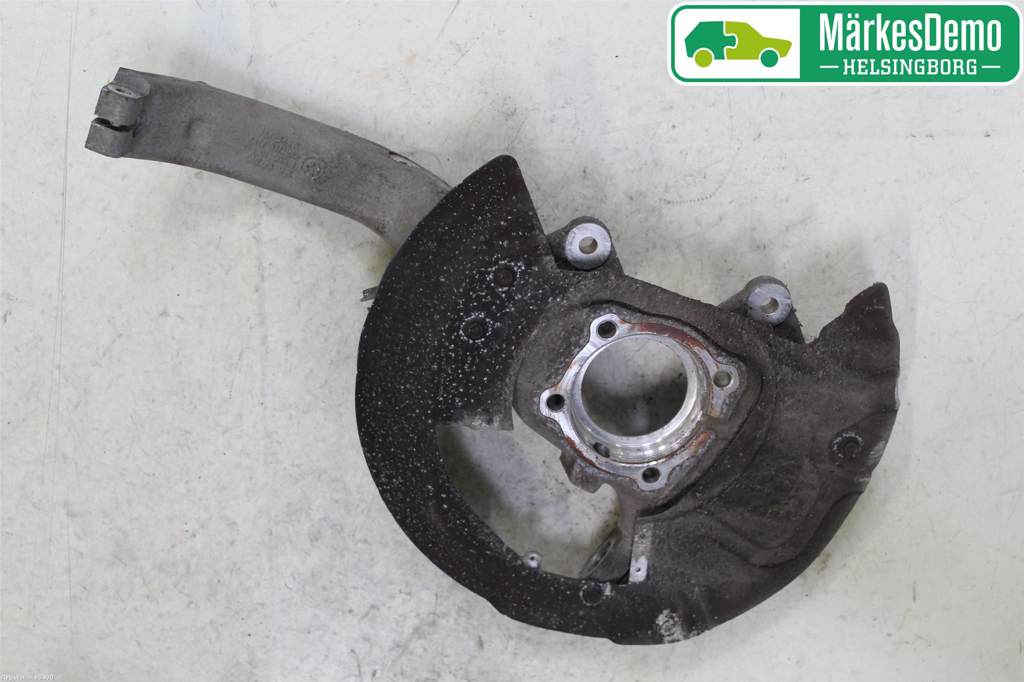 BMW X6 E71/E72   08-14 Styrspindel Lagerhus Vä