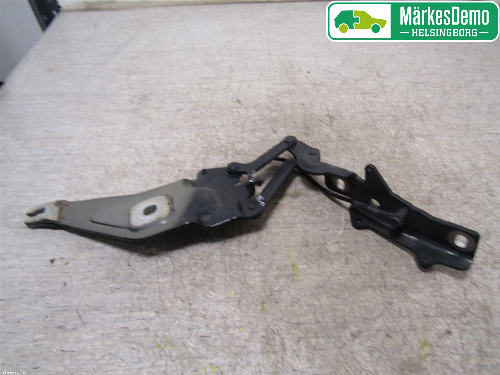 BMW X6 E71/E72   08-14 Huvgångjärn