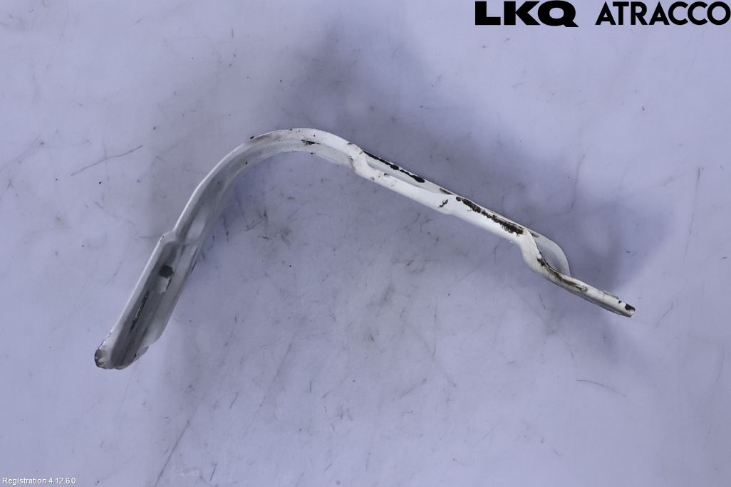 Volkswagen VW PASSAT 11-14 Skärmfäste Fram Hö