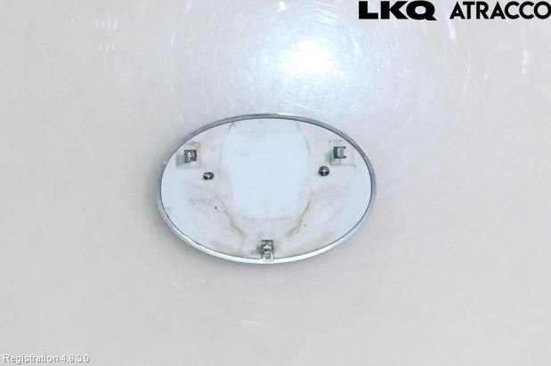 Toyota YARIS XP130 12-14 Emblem