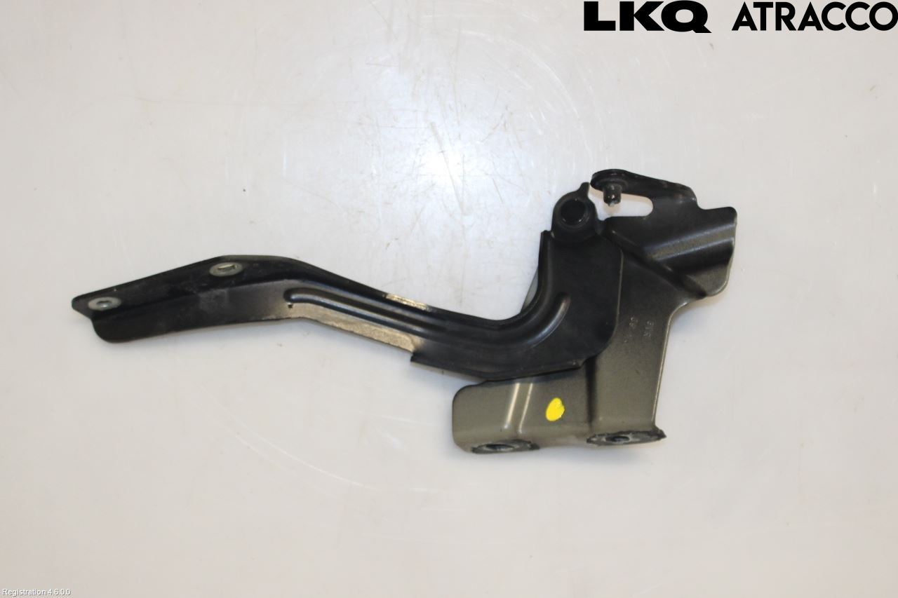 Nissan NOTE E12 14-20 Huvgångjärn