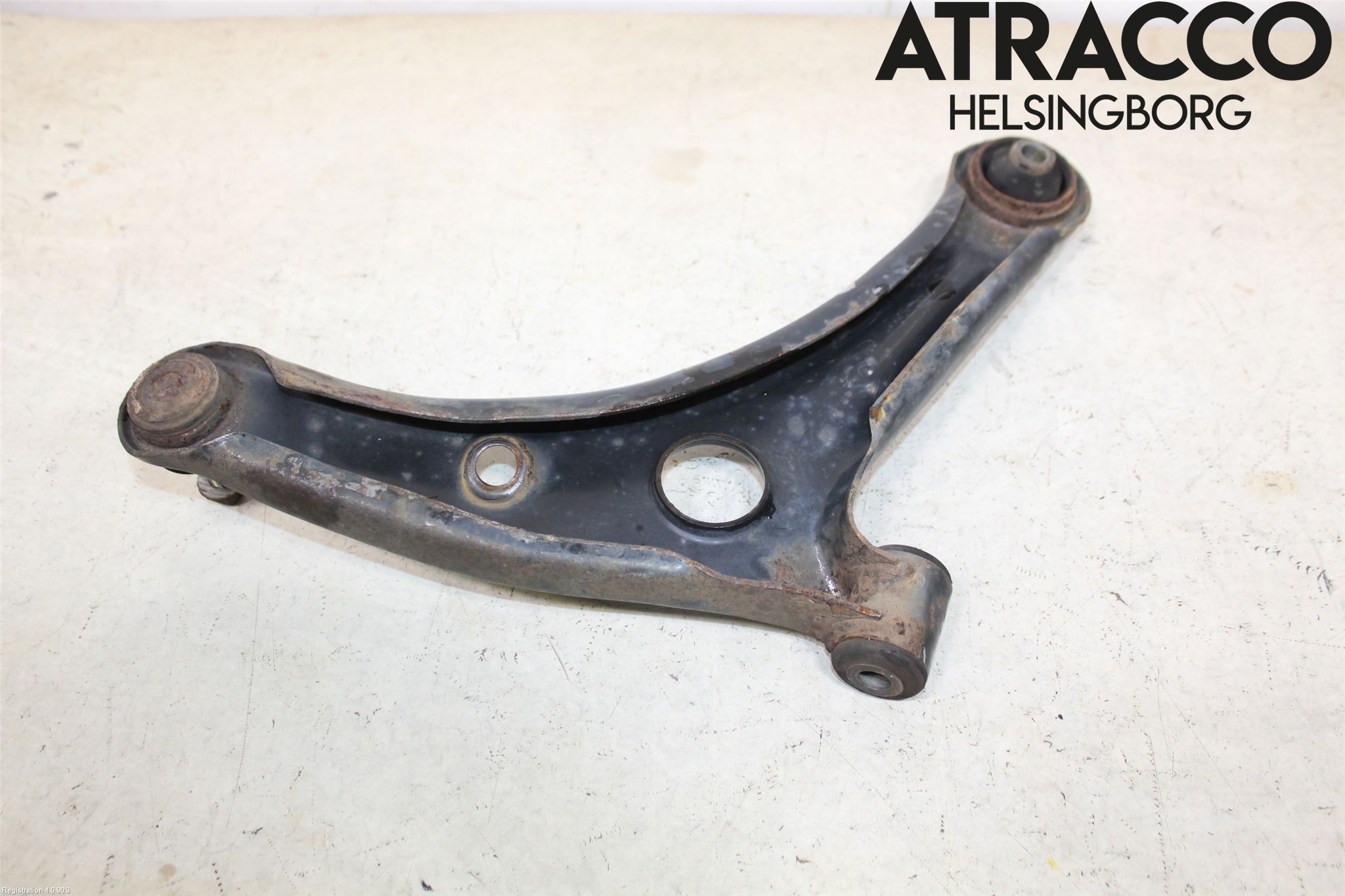 Mitsubishi COLT 09-13 Bärarm Fram Undre Vä