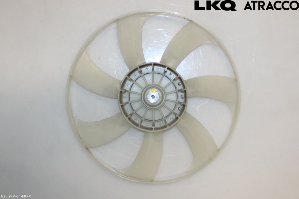 Toyota COROLLA 19- Kylfläkt-Vinge