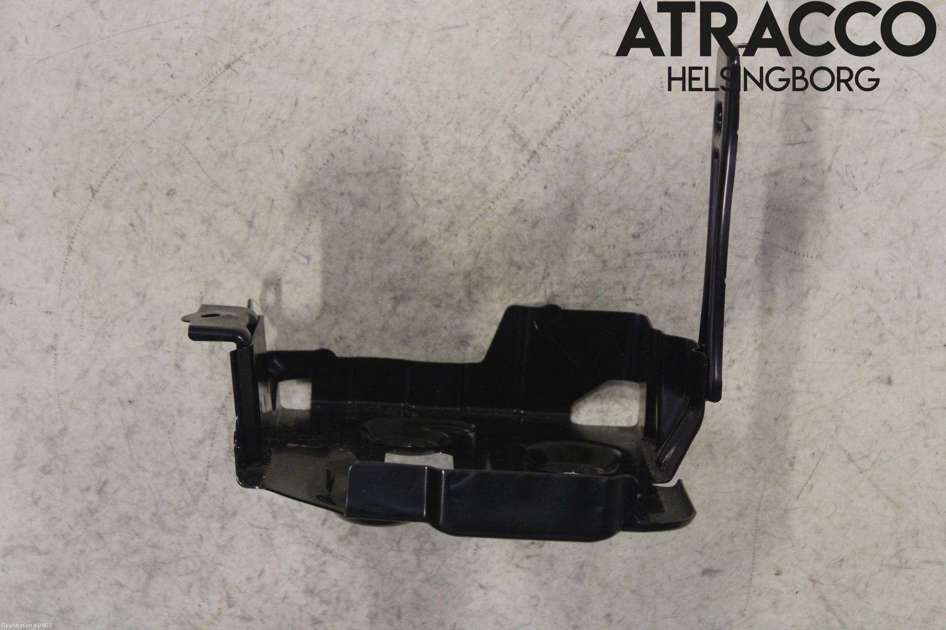 Toyota COROLLA CROSS XG10 22- Batterilåda-Fäste-Hållare
