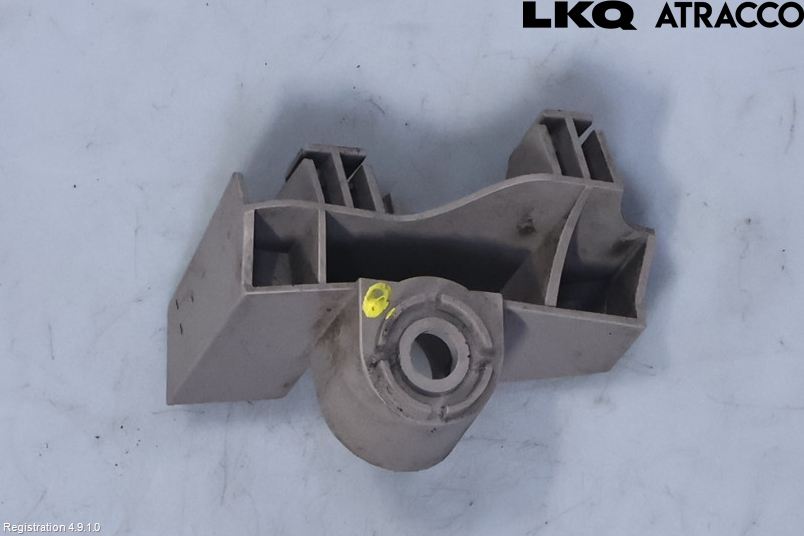 Toyota AURIS 13-19 Stötfångarfäste Bak Vä