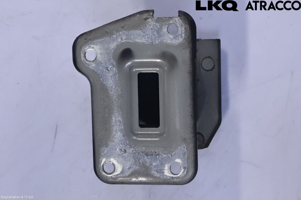 Nissan QASHQAI 14-17 Stötfångarbärjärn Fram