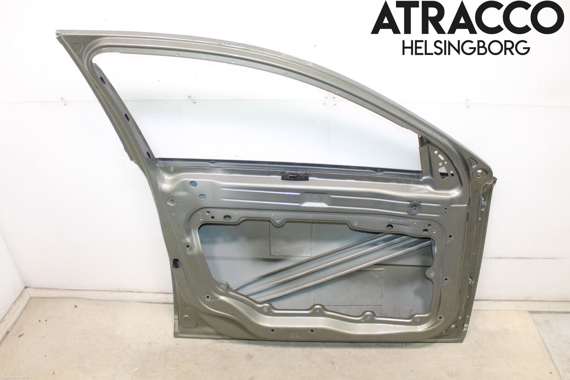 Volvo V70 08-13 Dörr Fram Vänster