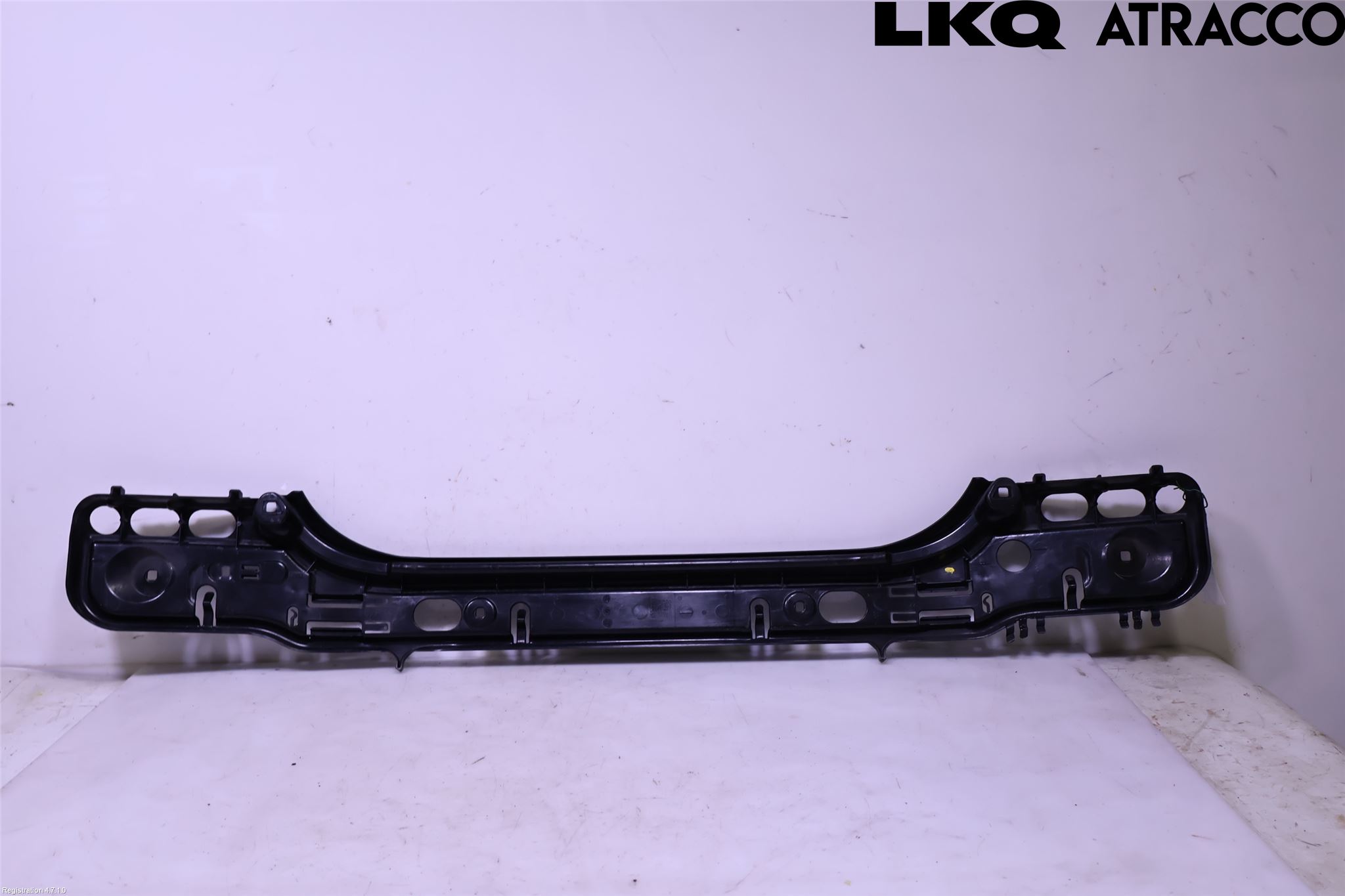 BMW 5 E60/61 Sed/Tou 02-10 Stötfångardel Bak Mitt