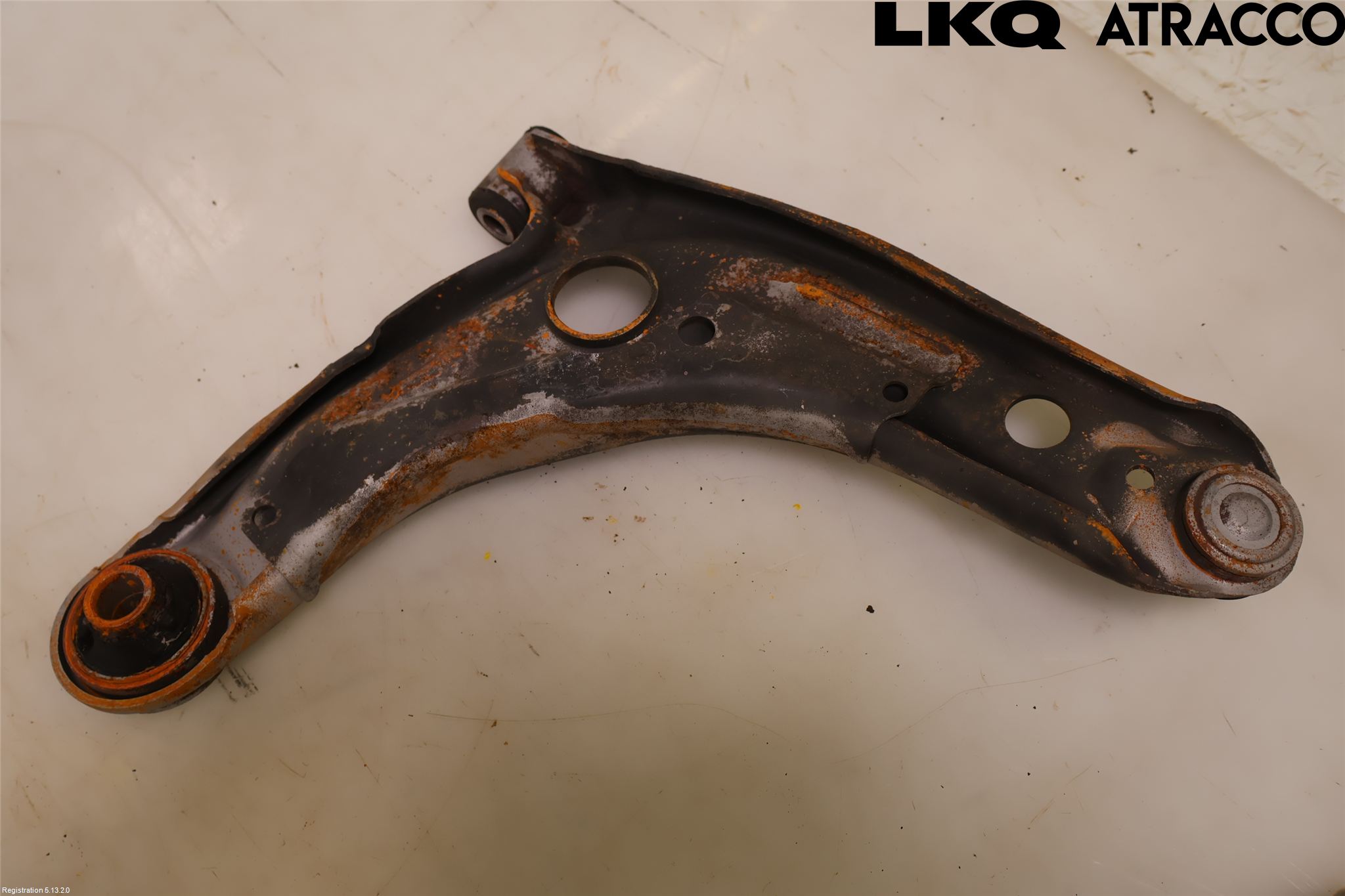 Toyota YARIS XP130 12-14 Bärarm Fram Undre Vä