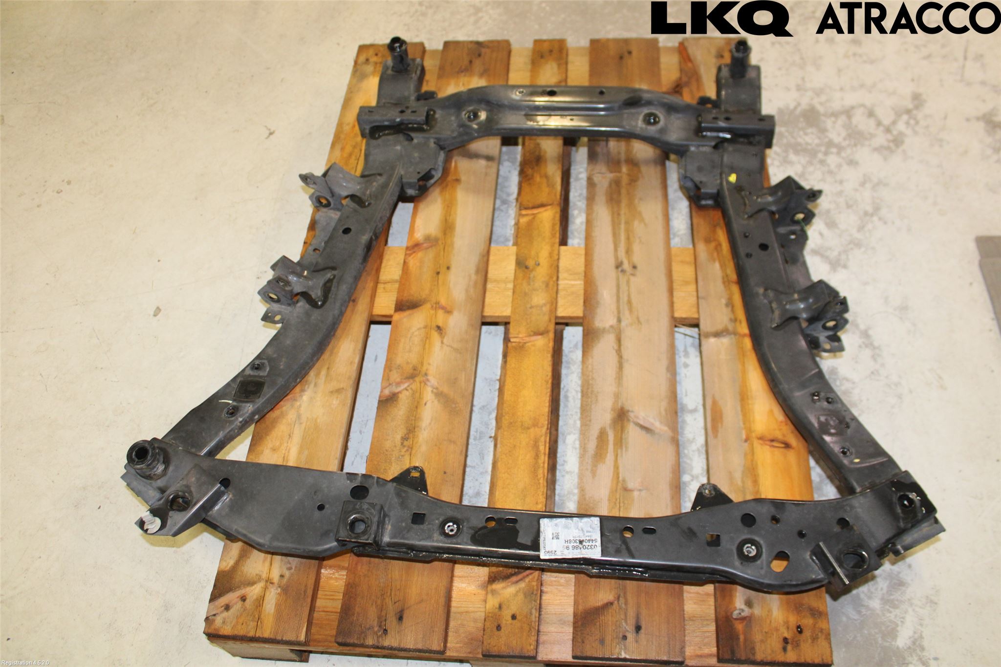 Dacia DUSTER 18-24 Framvagnsbalk