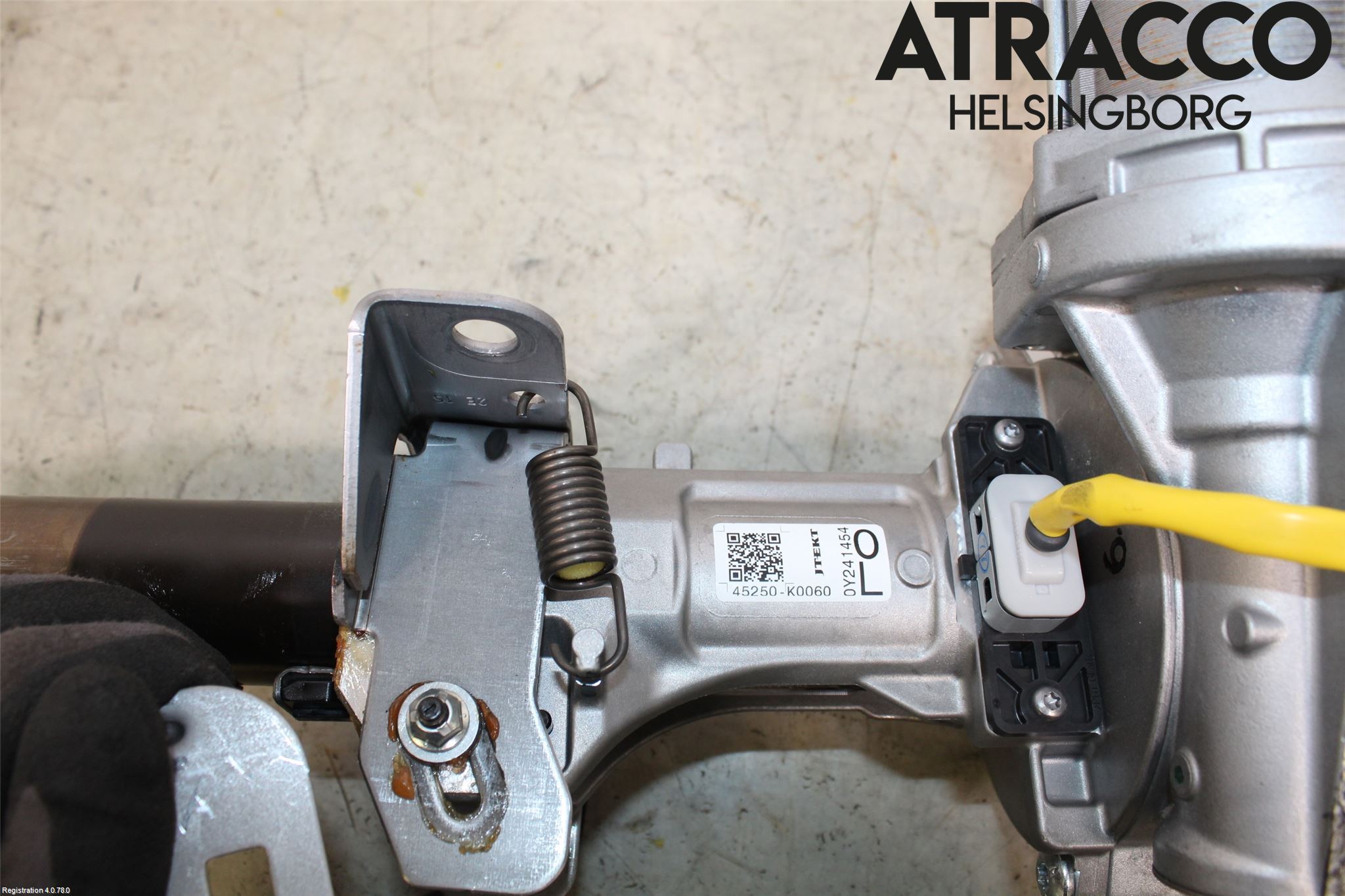 Toyota YARIS XP21 20- Rattaxelagg Med Inb Servo