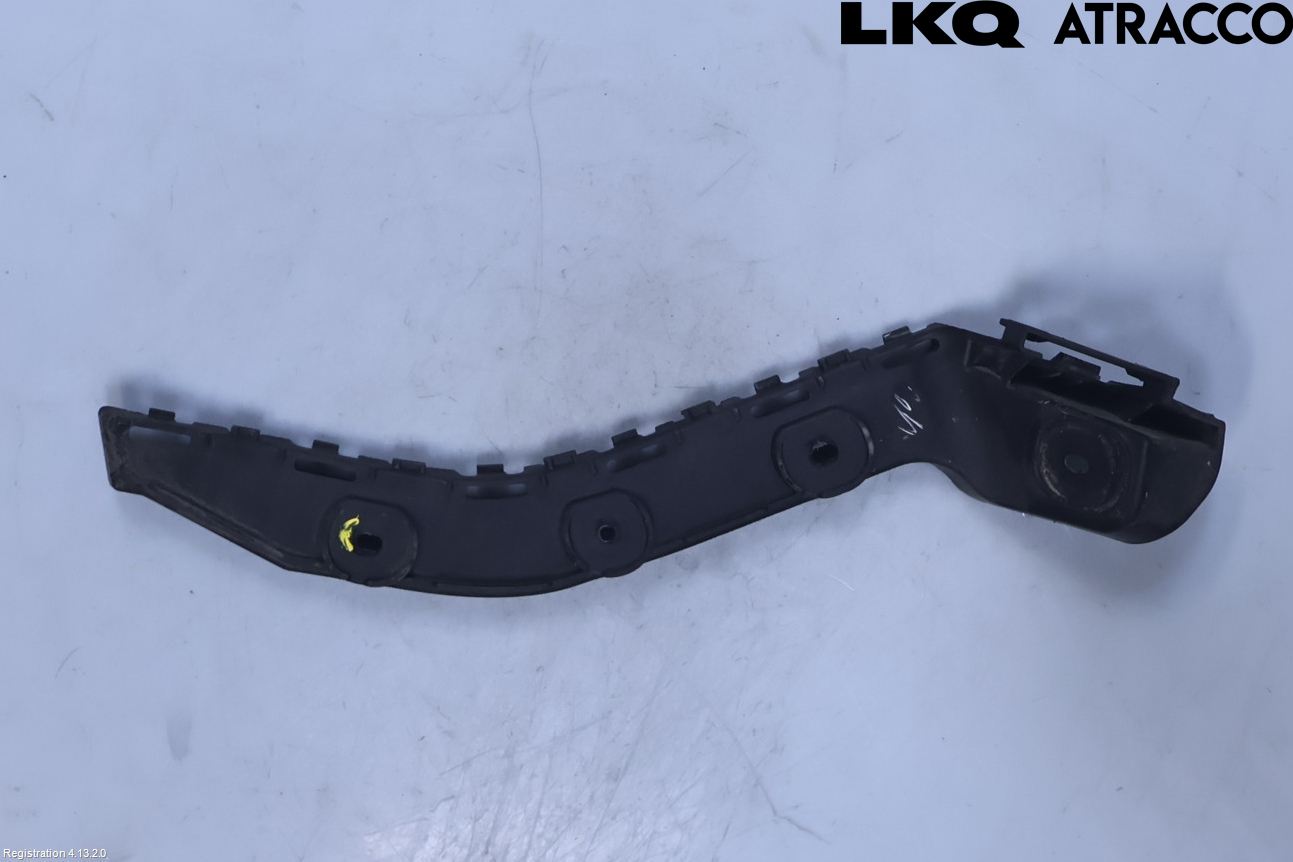 Skoda RAPID Stötfångarfäste Bak Hö