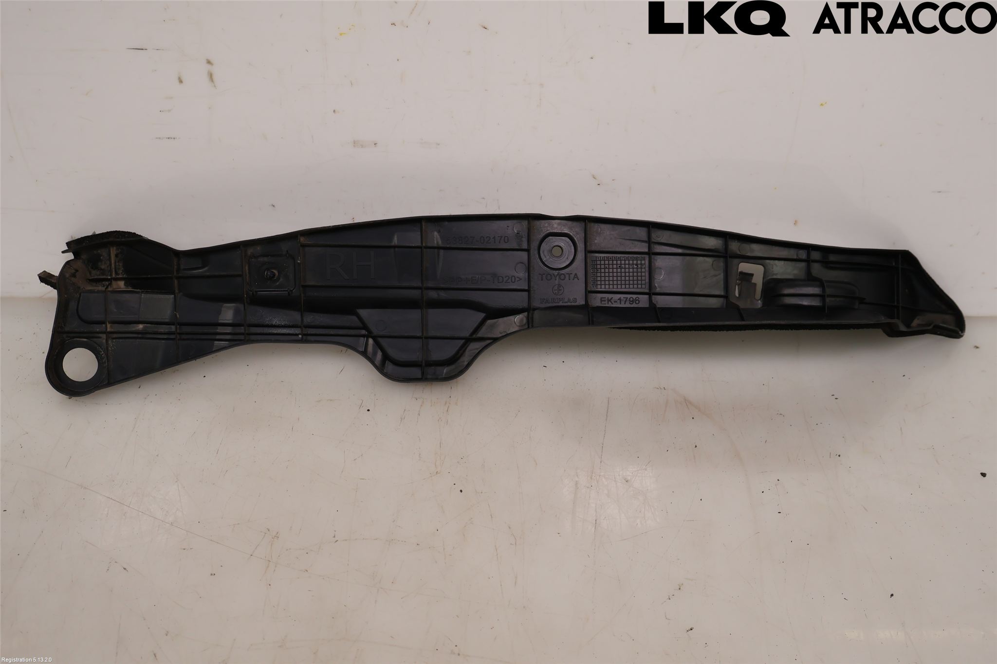Toyota AURIS 13-19 Skärm Hörn Utfyllnad Fram