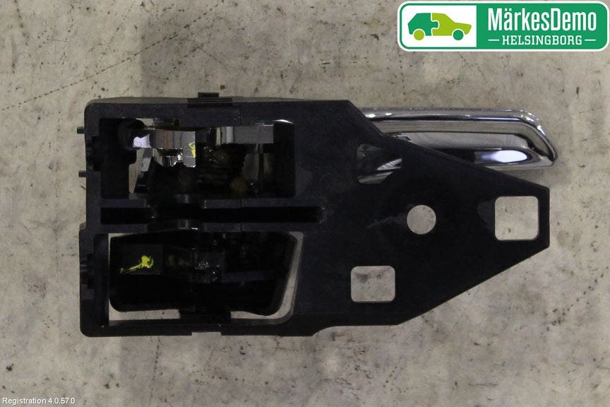 Toyota RAV4 13-18 Dörrhandtag Inre Vä