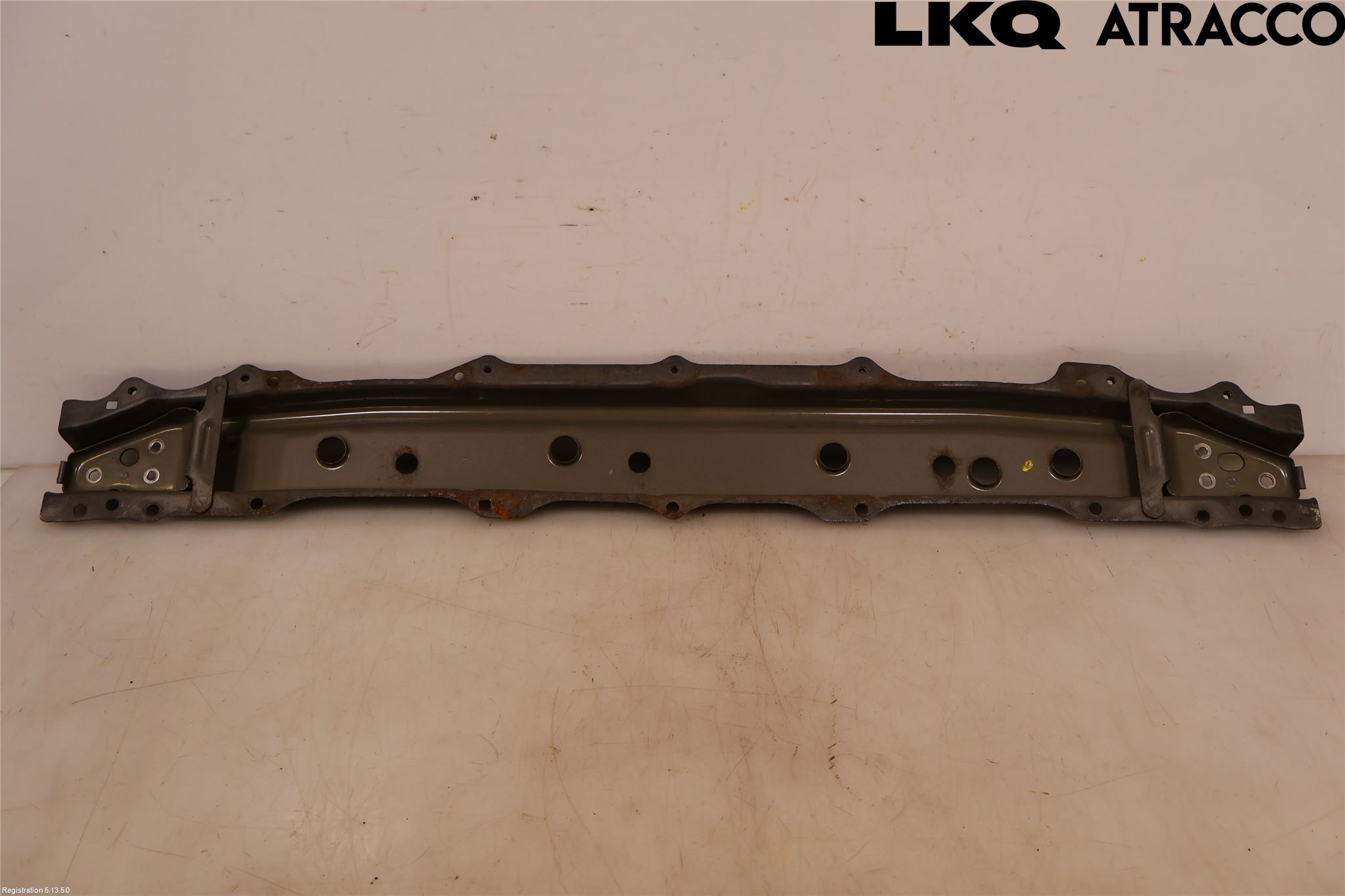 Toyota YARIS XP130 15-20 Frontplåt Undre