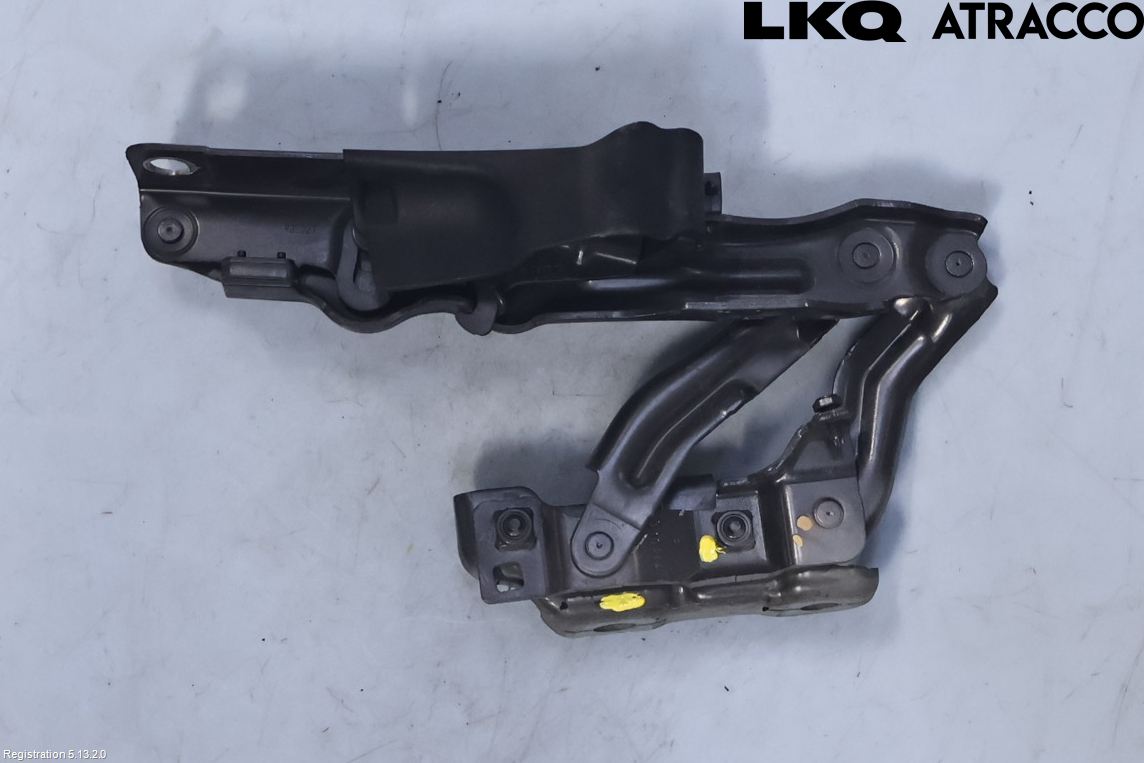 Volvo V90 17->> Huvgångjärn