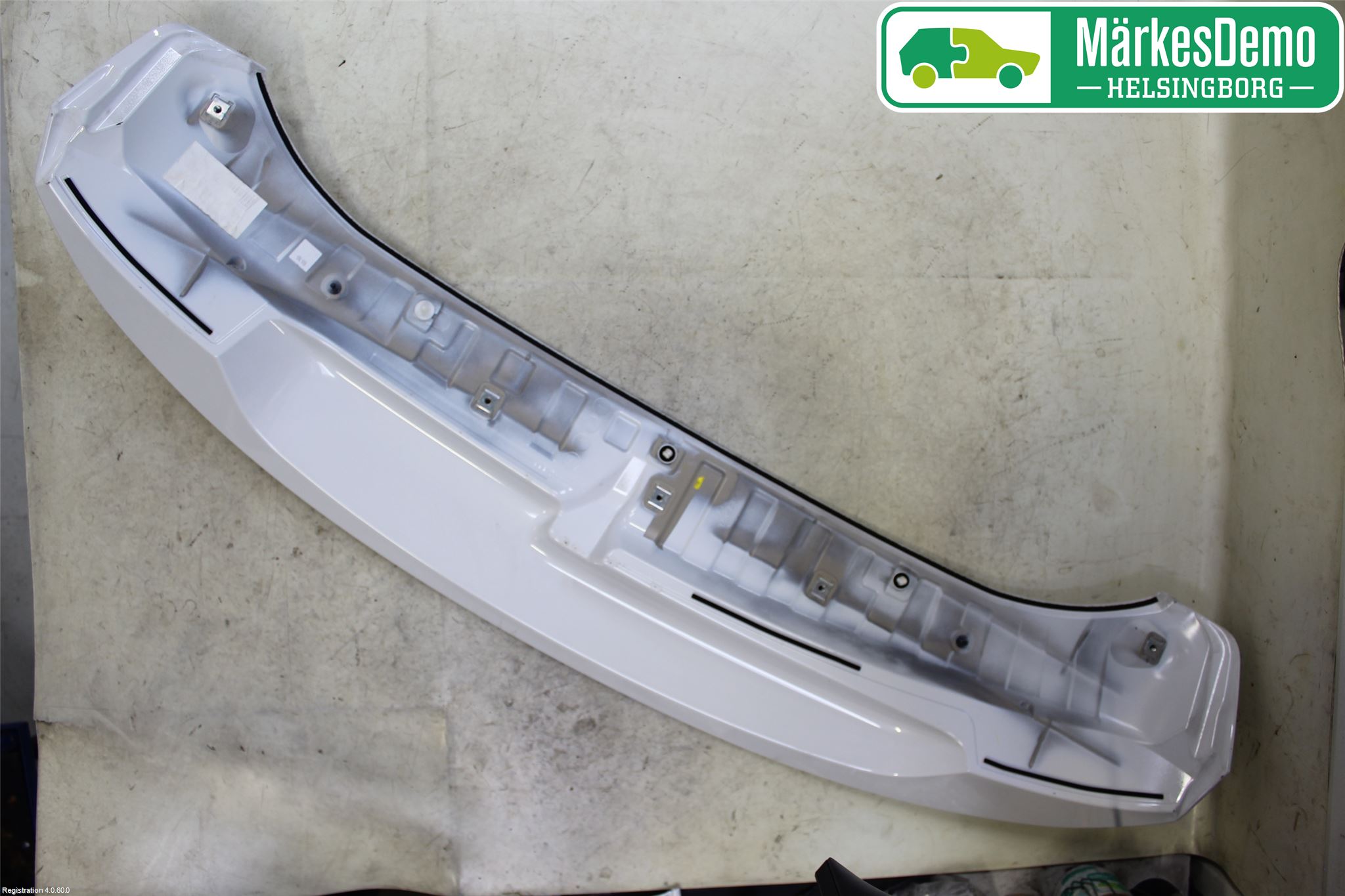 Mitsubishi ECLIPS CROSS Spoiler Baklucka