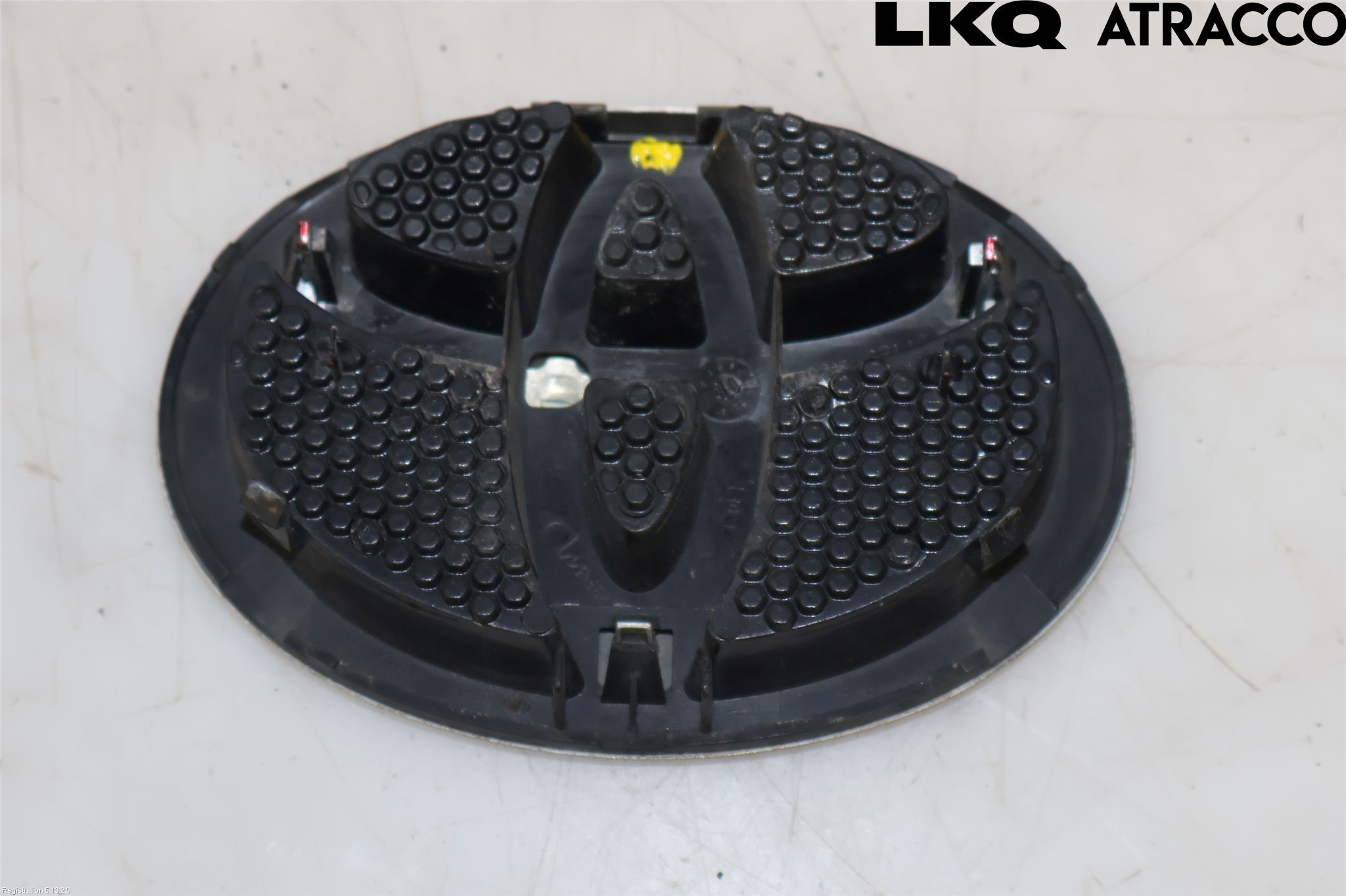 Toyota YARIS XP130 15-20 Emblem