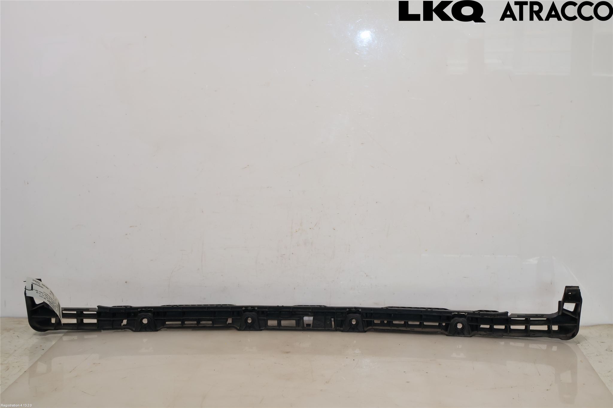 Volkswagen VW GOLF / E-GOLF VII 13-20 Stötfångardel Bak Mitt