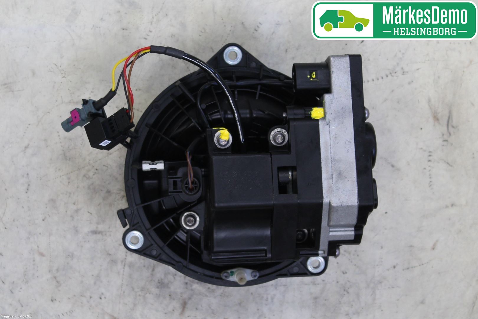 Volkswagen VW GOLF SPORTSVAN 15-20 Bakluckehandtag