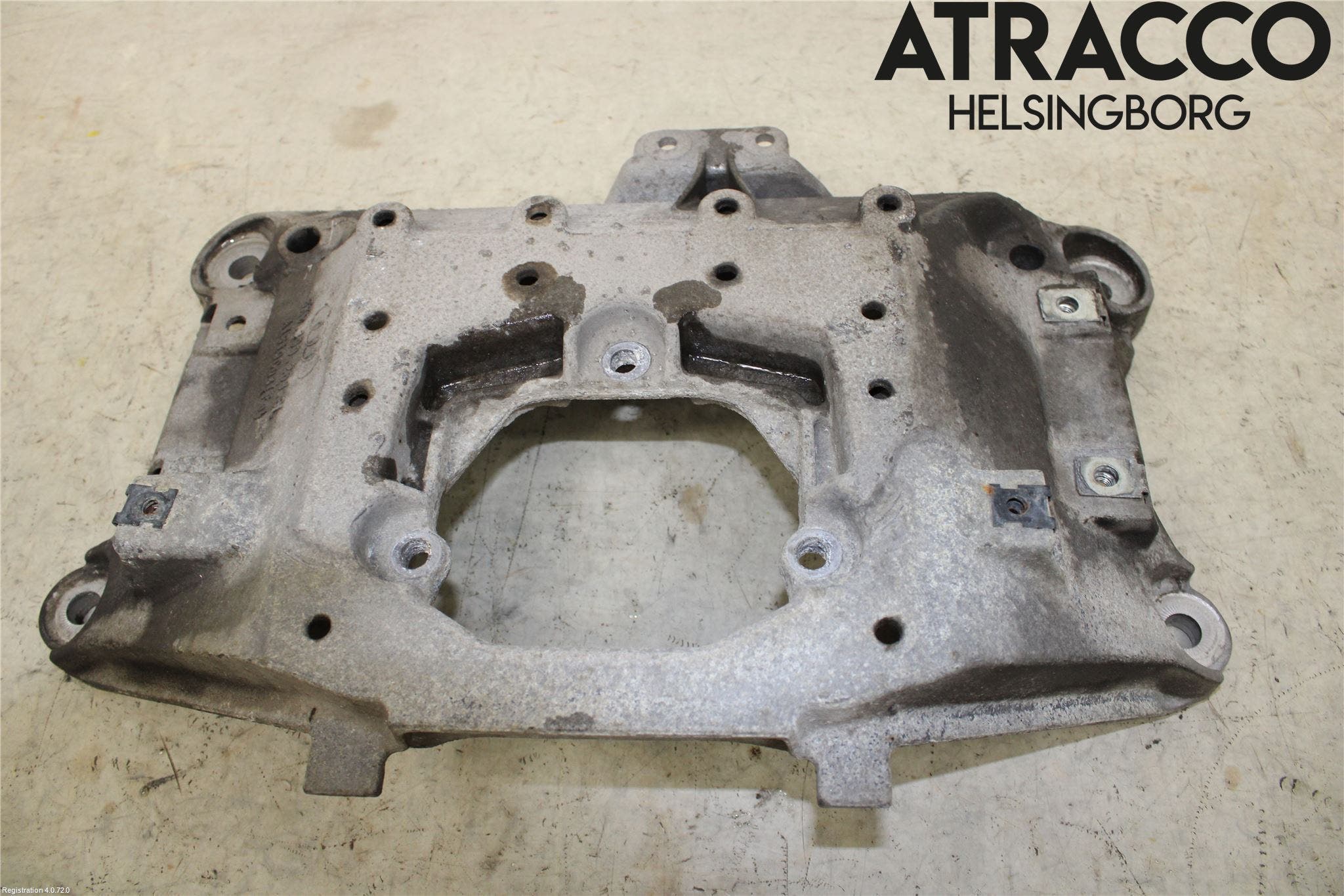 Audi Q5 09-16 Växellådsbalk