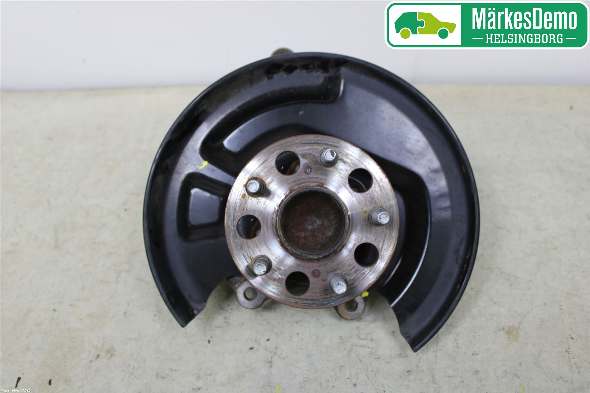 Toyota C-HR 16-23 Hjullagerhus-Spindel Vä B