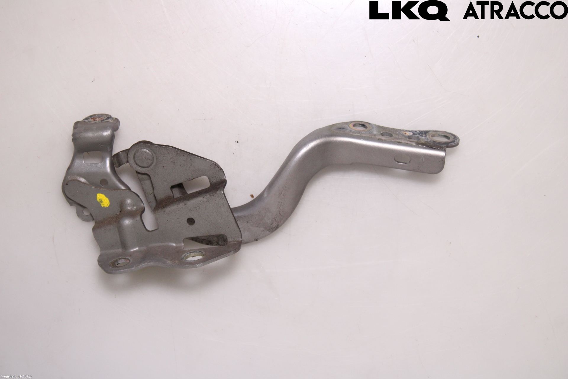 Toyota AURIS 13-19 Huvgångjärn