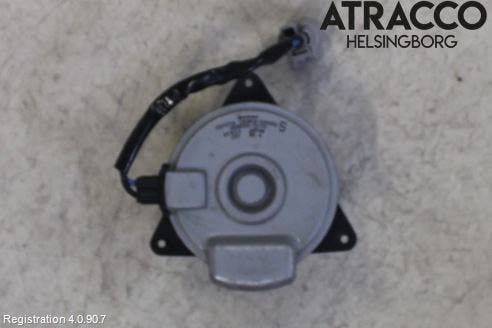 Toyota YARIS XP21 20- Kylfläkt El