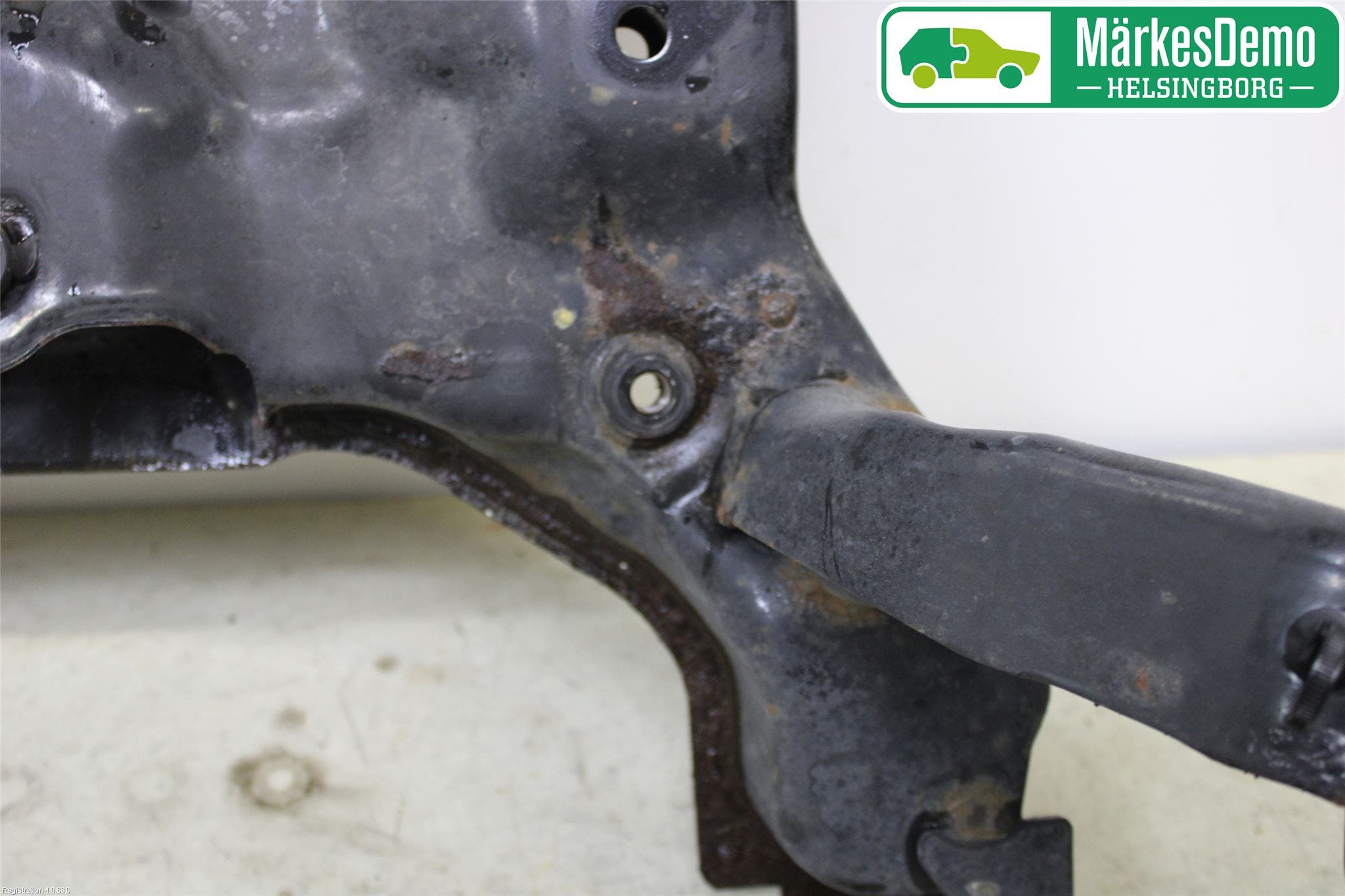 Ford KUGA 13-16 Framvagnsbalk