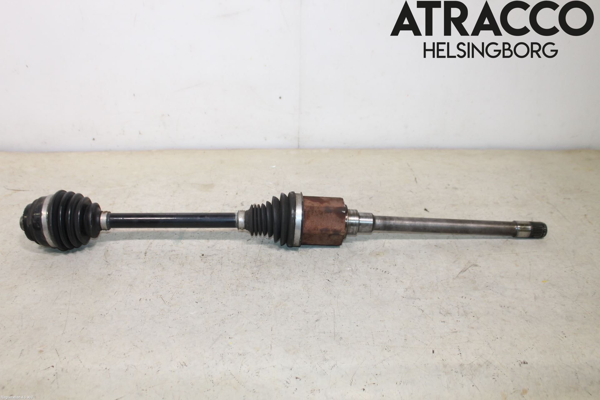 BMW X4 F26 14-18 Drivaxel Fram Höger