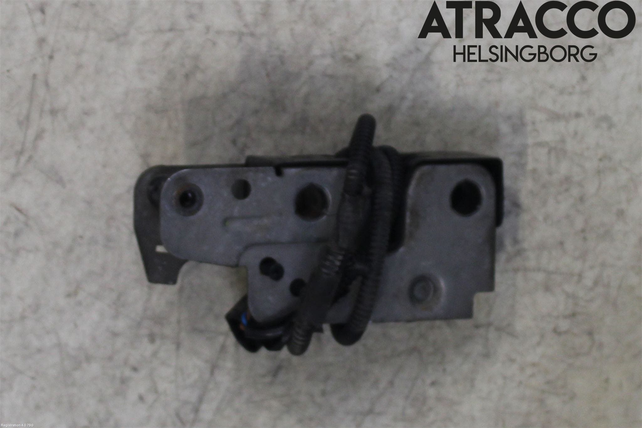 Volkswagen VW GOLF VI 09-13 Huvlås