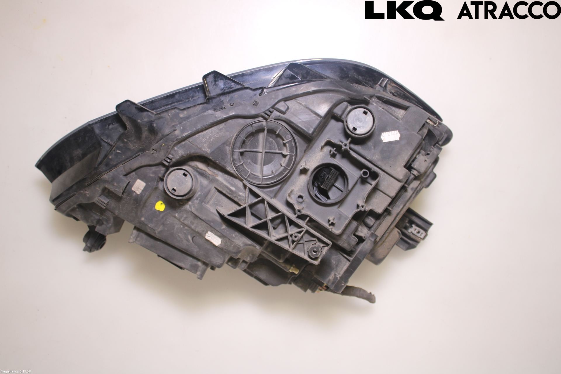 Volkswagen VW PASSAT 15-19 Strålkastare Vänster